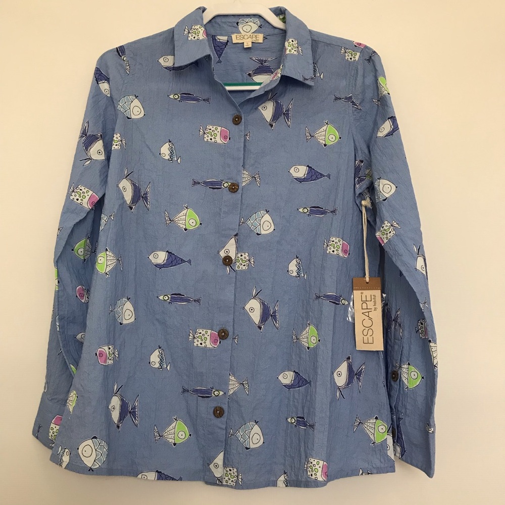 NWT  Escape by Habitat Blue Fish-Print Button-Up Shirt Size S